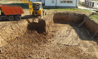 Рытье котлованов под фундамент в Евпатории – цена от 2611 руб. за м3 | ГОСТСТРОЙ