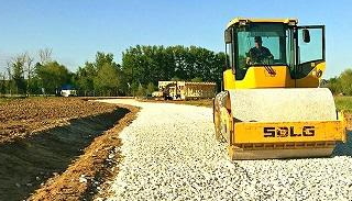 Отсыпка дороги в Евпатории от ГОСТСТРОЙ от 940 руб. за метр